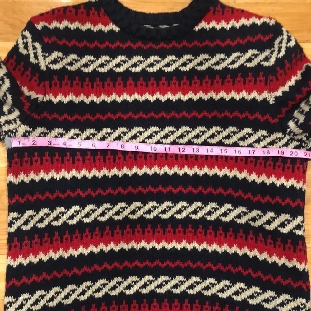 American Eagle outfitters men’s Heavy Athletic Fit Sweater Size Large.